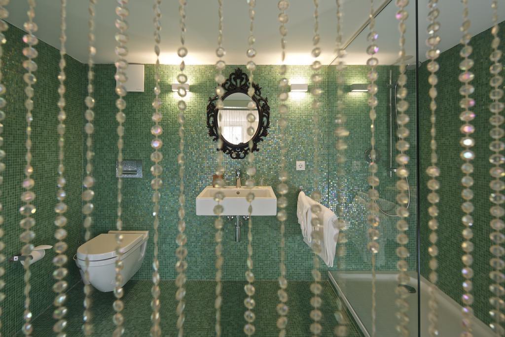 Hotel Zum Lowen Лар Номер фото