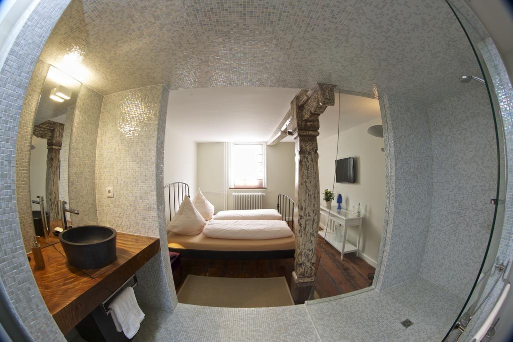 Hotel Zum Lowen Лар Номер фото